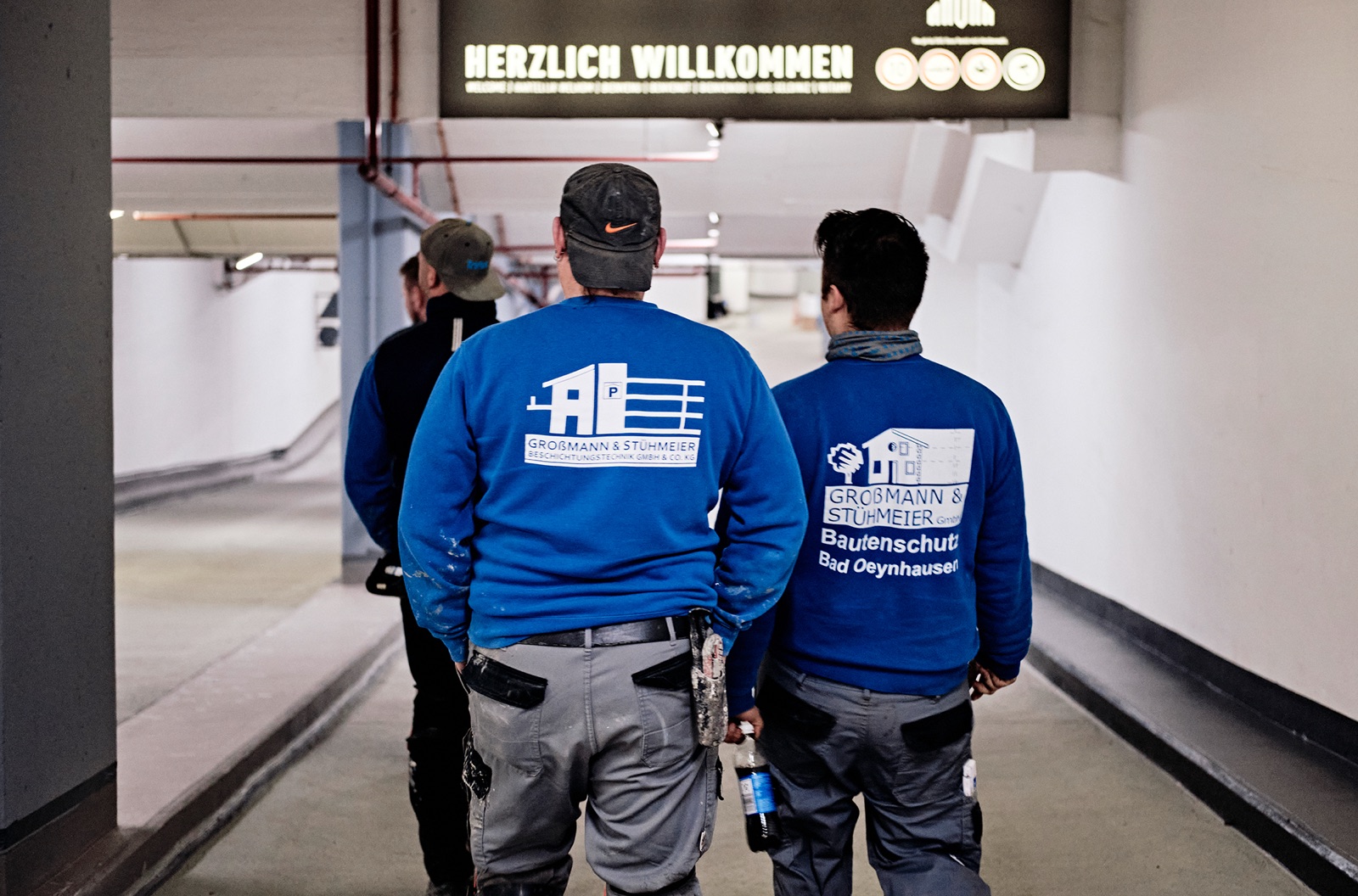 Team bei der Baustellenbegehung in Tiefgarage